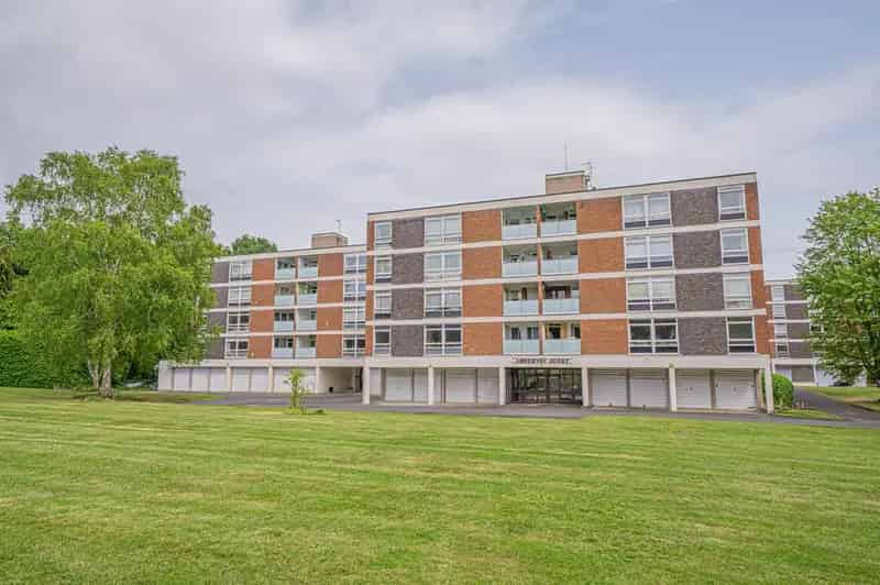 2 Bedroom Flat for Sale Solihull