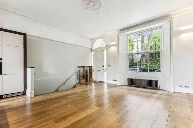 Flat for sale in Porchester Square, Bayswater W2