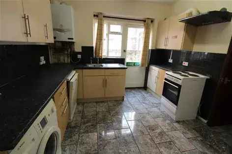 6 Bedroom House Southampton - Available July 1st