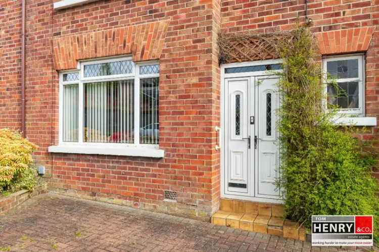 Charming 3-Bed Semi-Detached Home with Detached Garage and Large Garden