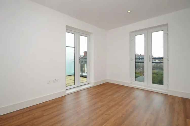 One Bedroom Apartment Wimbledon Chase Modern Kitchen Balcony Solar Heating