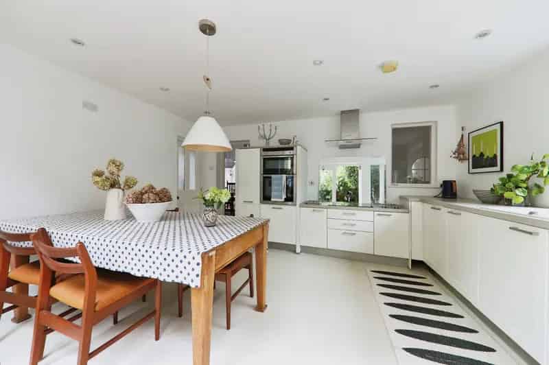 Victorian House Beverley 4 Bedrooms Self Contained Apartment