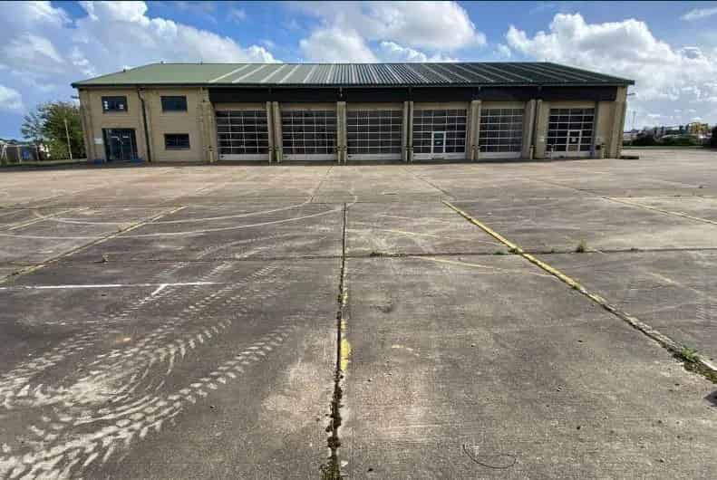 Industrial Unit To Let 1.25 Acre Yard 7 Loading Doors