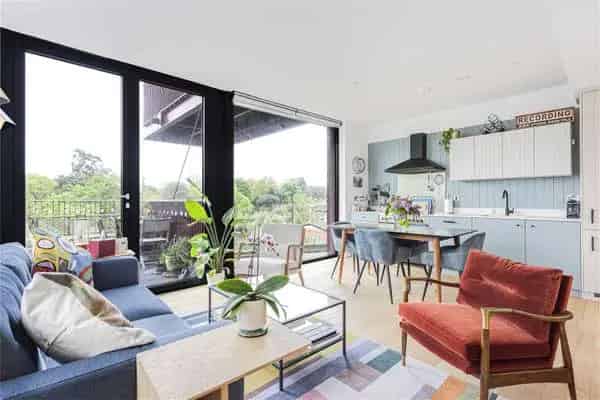 Luxury Brentford Apartment with River Views and Residents Club