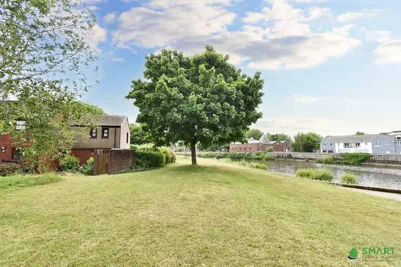1 Bedroom Apartment for Sale