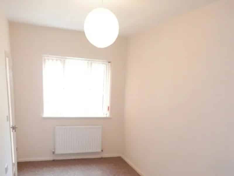 Spacious 2 Bedroom House Near Dunstable Town Centre