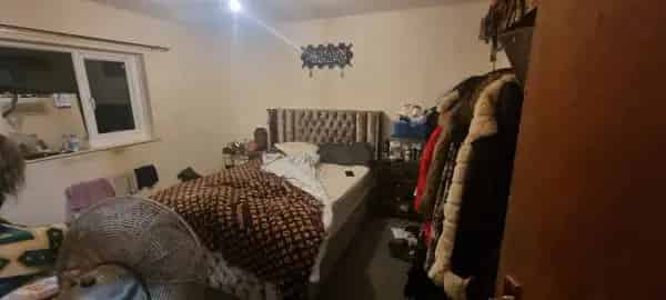 4 Bed House Huge Gardens Close to Bradford