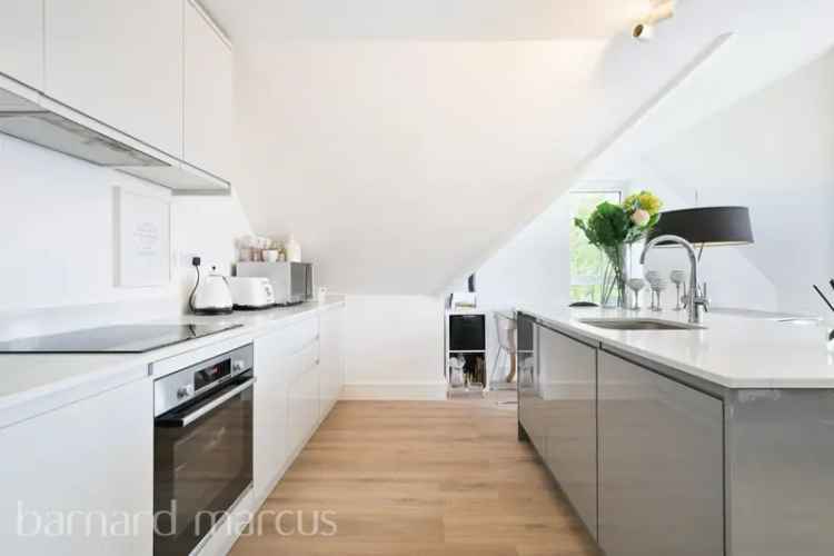 2-Bed Apartment 900 sq ft Modern Building with Parking