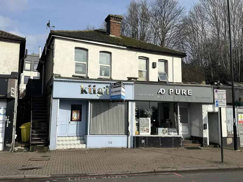 Retail Units with Storage in Purley