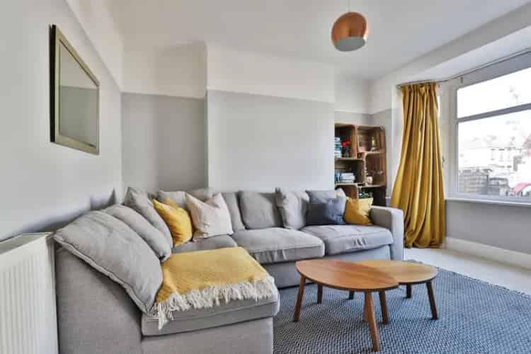 3 Bedroom Semi Detached House For Sale BH9
