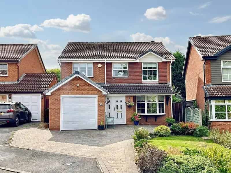 4 Bedroom Detached House for Sale in Sutton Coldfield