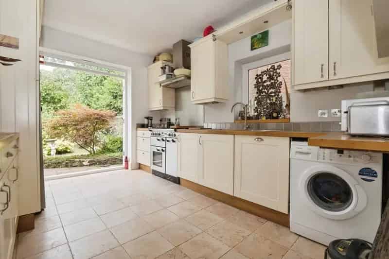 Four Bedroom Detached House Bitterne