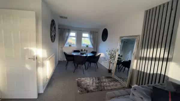 3 Bed House with Garden - Open Plan and Quiet Area