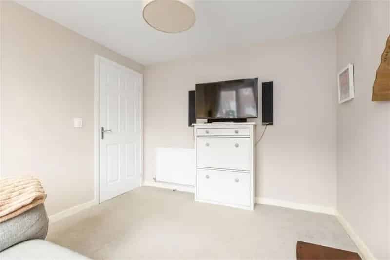 4 Bed Detached House Near Little France Park