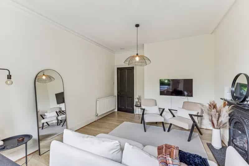 Spacious 2-Bedroom Ground Floor Flat in Perth