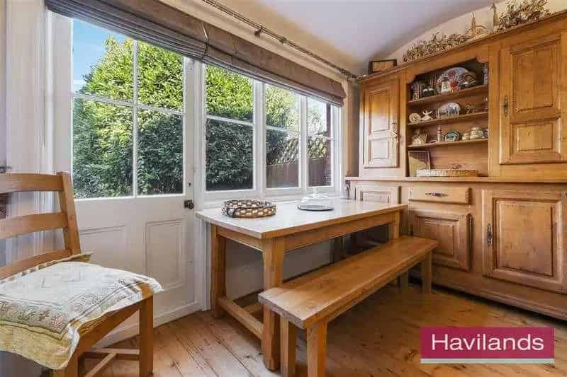 5 bed house for sale