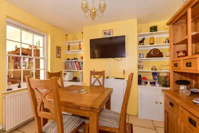 3 Bedroom Semi-Detached House For Sale Near Cranleigh