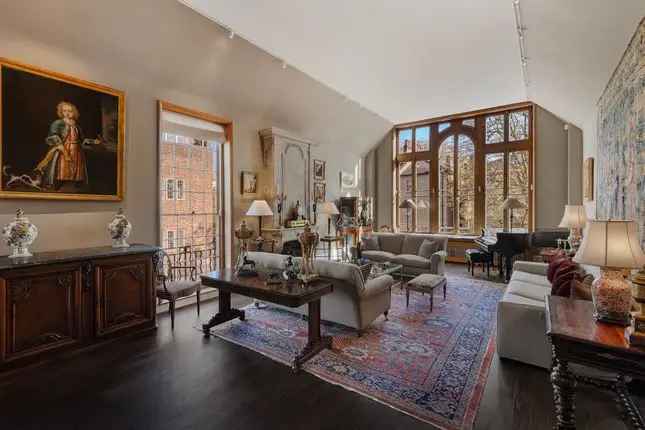 Stunning 3-Story House in Chelsea with Artist's Studio