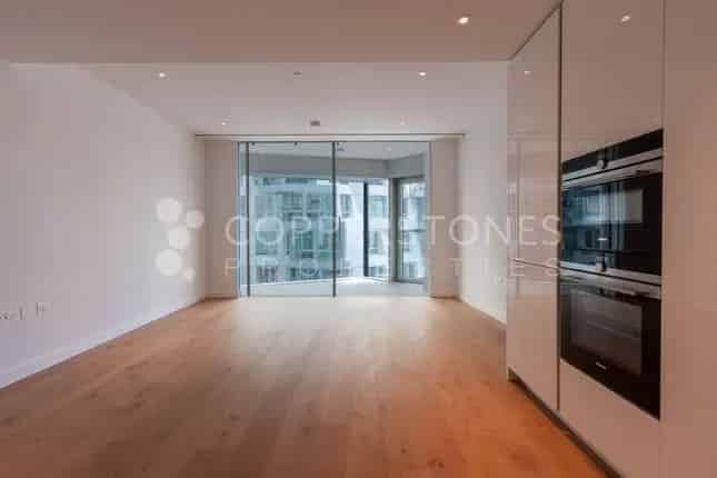 Battersea Roof Gardens 2-Bed Apartment - High Floor, 1196 sq ft