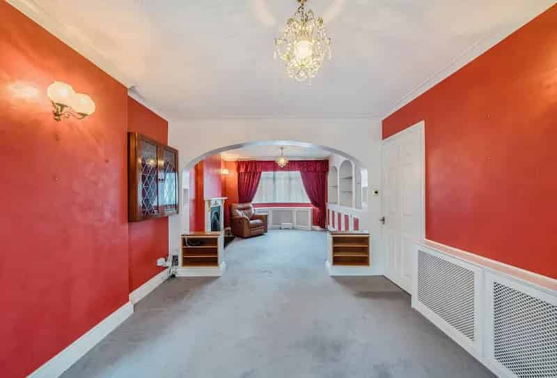 4 Bedroom 1930s Semi-Detached House For Sale