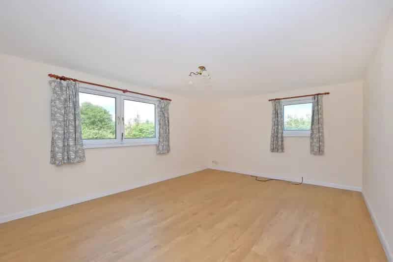 3 Bedroom Flat for Sale Newly Decorated Ample Storage