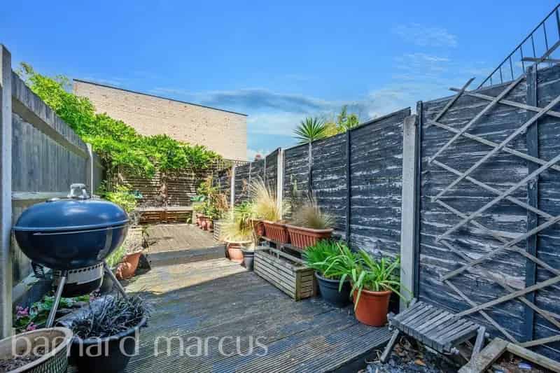 Three Bedroom Maisonette Near Tooting Station - Private Garden