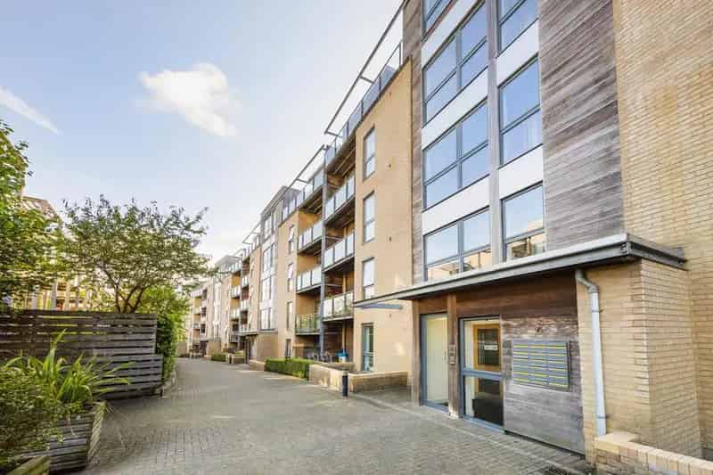 1 Bedroom Flat to Rent Allocated Parking Balcony