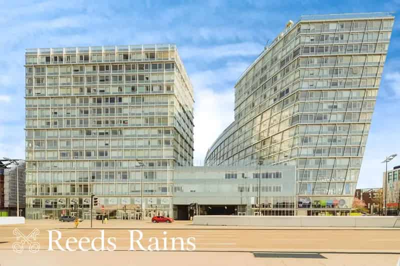 Liverpool City Centre Studio Apartment Albert Dock Views No Onward Chain