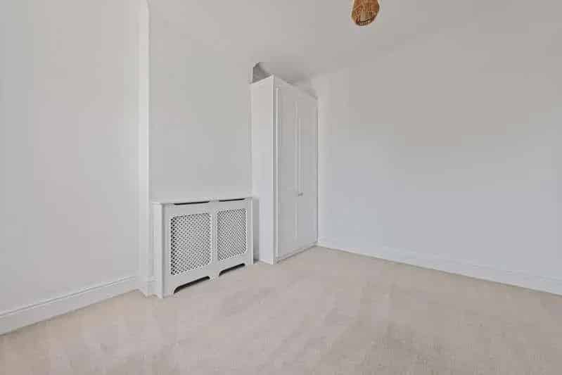 3 Bed Semi-Detached House For Sale Near Town Centre