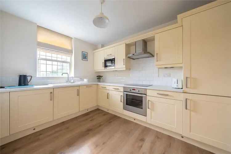 Apartment For Sale in Bradford, England