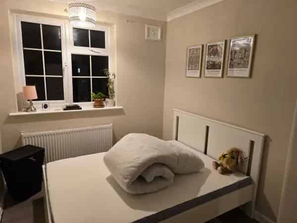2 Bed House Adapted for Mobility Near Schools and Shops
