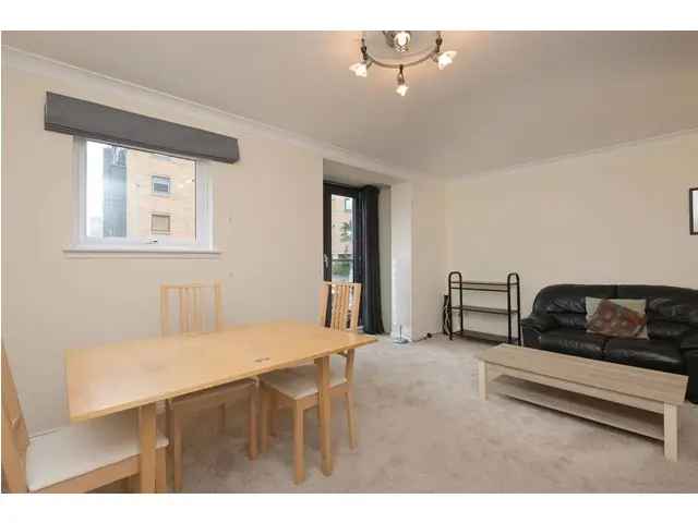 2 Bedroom Flat for Sale in Rennie's Isle