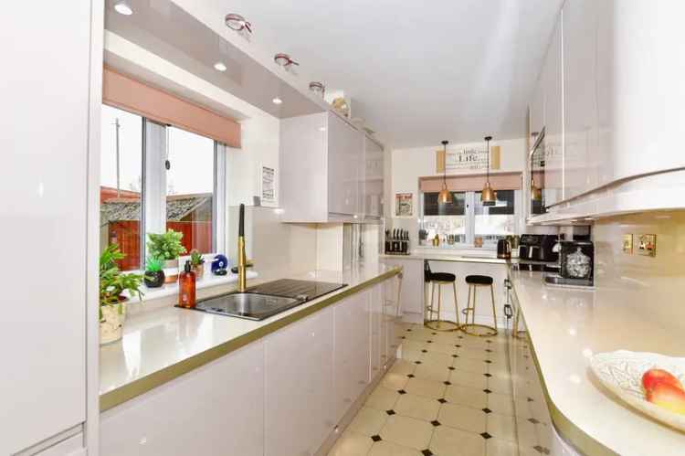 4 Bedroom Semi-Detached House For Sale Chain Free
