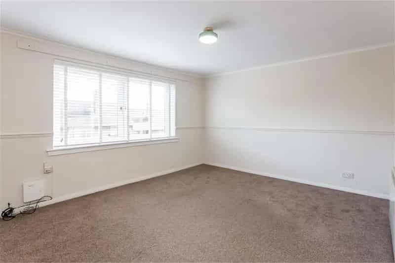 2 Bed Flat Second Floor Willowbrae Edinburgh