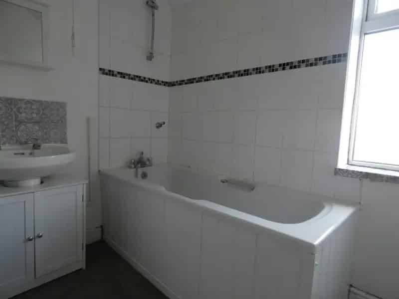 2-Bed Apartment for Sale Leasehold First Time Buyers Investors