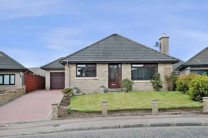 Two Bedroom Detached Bungalow in Cove Aberdeen