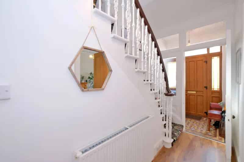 Spacious 4-Bedroom Semi-Detached House Near Aberdeen University
