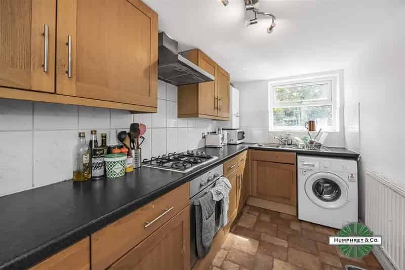 3 Bedroom Flat House to Rent