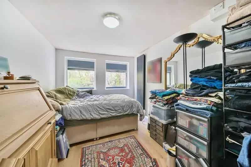 Charming 2-Bedroom Flat with Private Garden