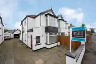 Semi Detached Home for Sale Three Bedrooms Modern Kitchen Garden Garage