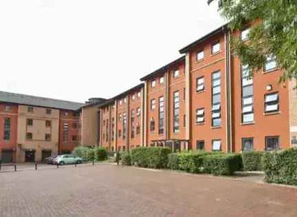 1 Room 42m² Student Studio Flat Manchester