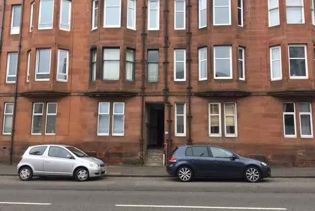 Flat to rent in Newlands Road, Glasgow G44