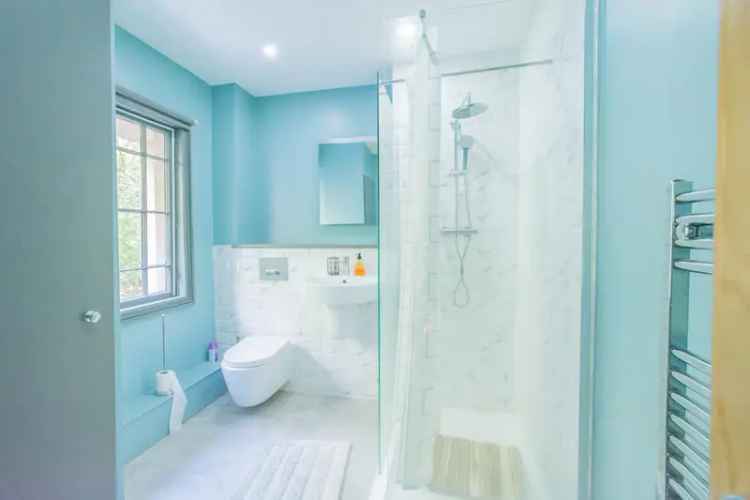1 Bedroom Apartment Modern Furnished Great Location