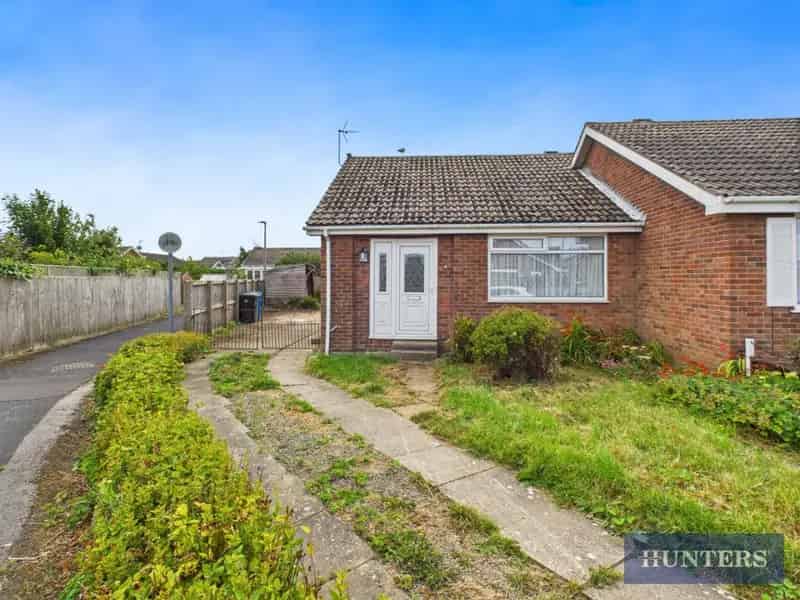 2 bedroom Bungalow
 For Sale 
Total Size: 539 SQ FT