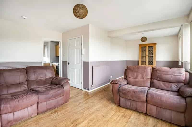 Two Bedroom Flat Near Spring Fields Green Open Space