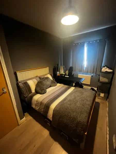 Spacious Flat with New Kitchen and Bathroom