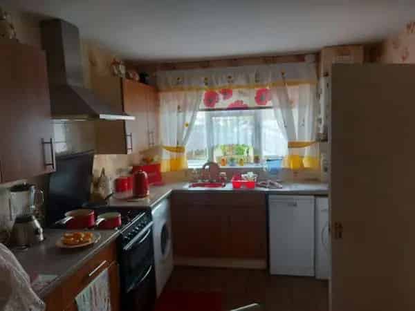 3 Bedroom End Terrace House Quiet Location