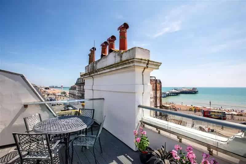 2 Bedroom Apartment to Rent in London