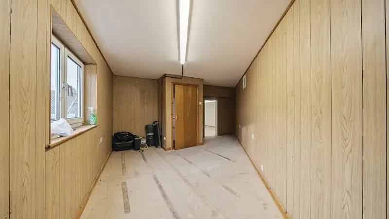 Warehouse For Sale in Pinner Near Underground Station