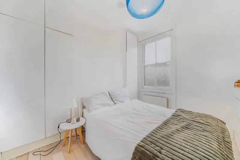 One Bedroom Period Conversion Near Wimbledon Town
